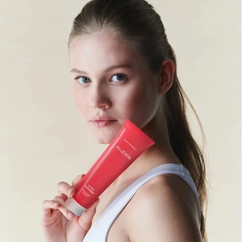 LLEVEN Ultra Cleanser 100ml | Gentle Deep Face Wash - END Nutrition
